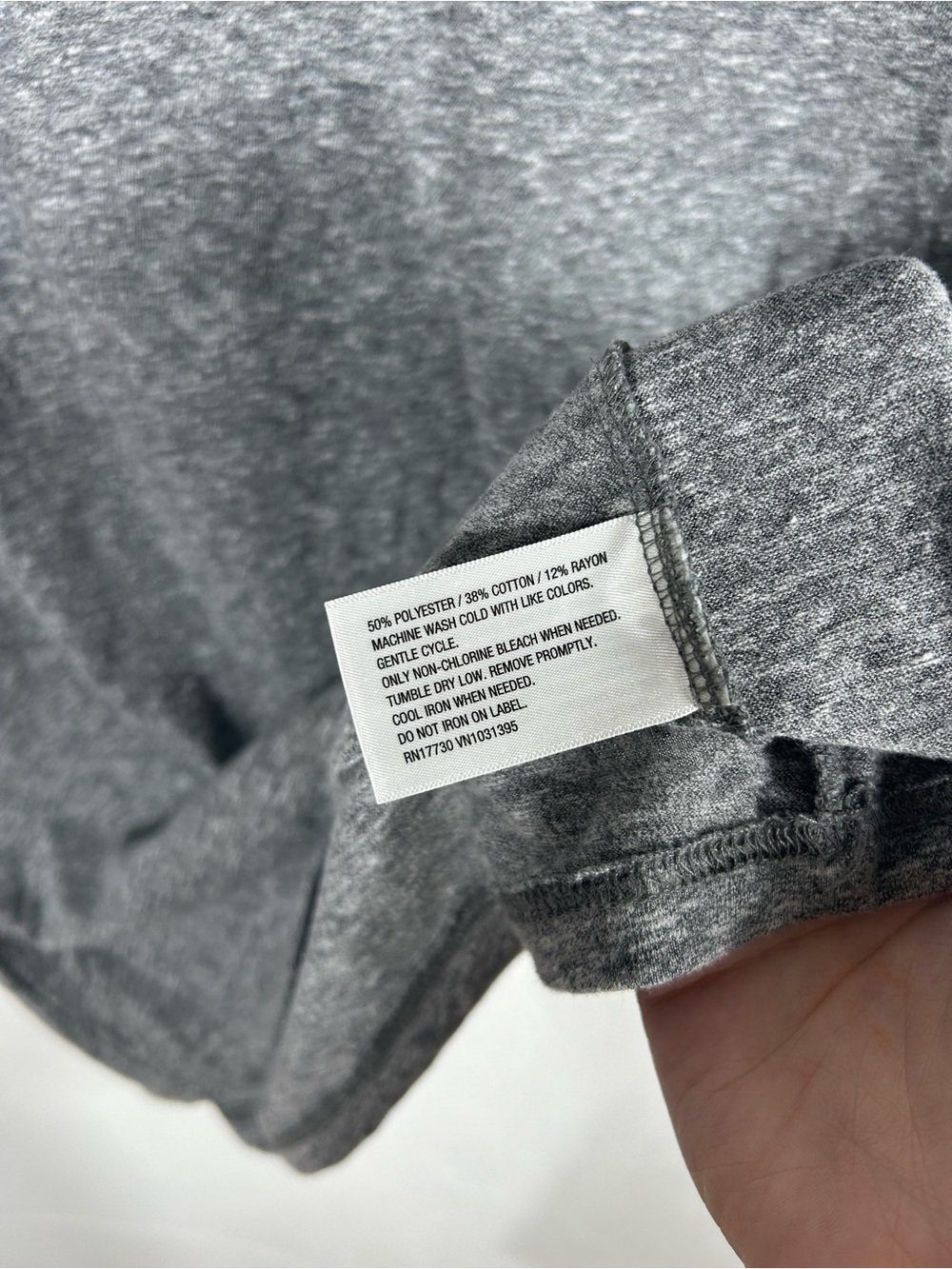 Mossimo Supply Co Heather Gray V-Neck T-Shirt Size M Medium Short Sleeve Tee - Picture 5 of 5